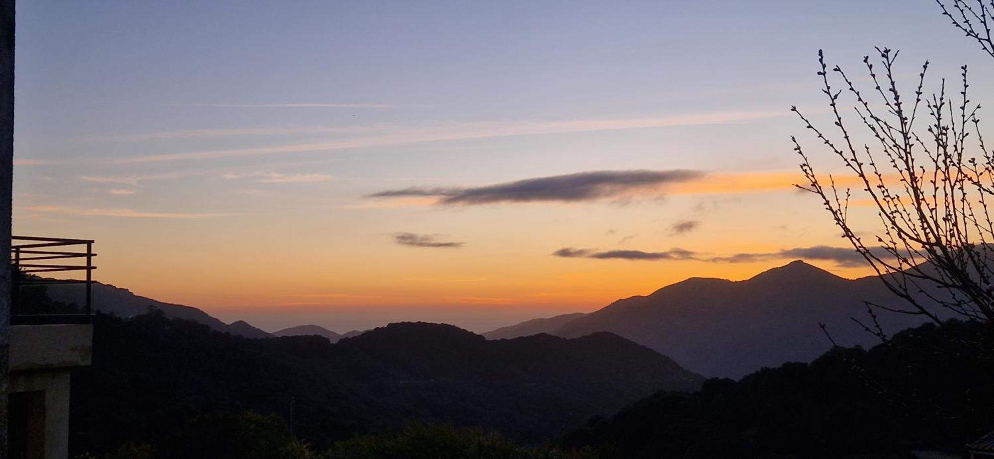 Mare E Monti Chez Thomas Et Magali Bed & Breakfast Vico Bagian luar foto