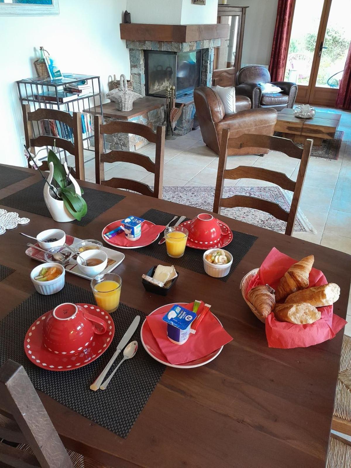 Mare E Monti Chez Thomas Et Magali Bed & Breakfast Vico Bagian luar foto